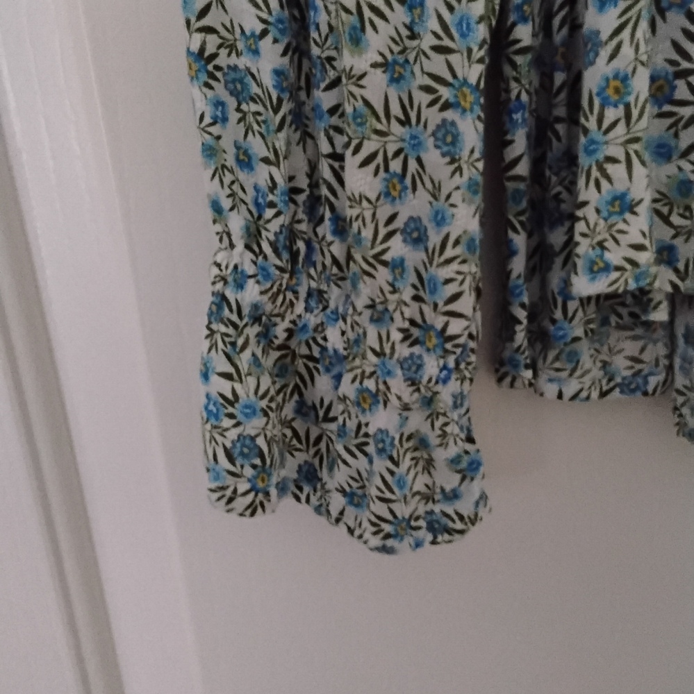 Ladies Ruffled Blouse - Picture 4 of 11